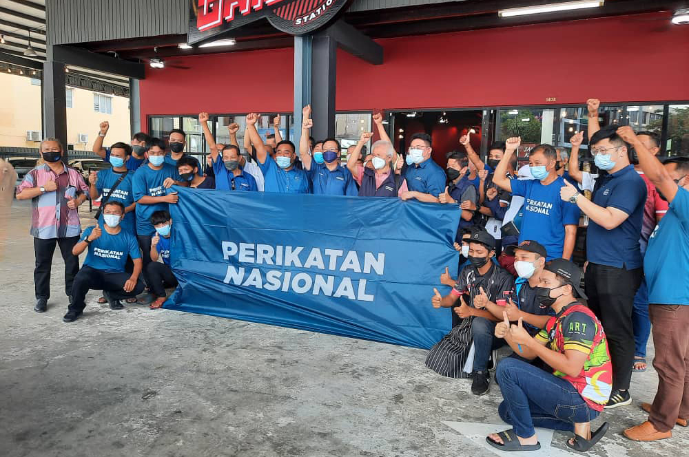 民政党加入战局 文打烟至少三角战