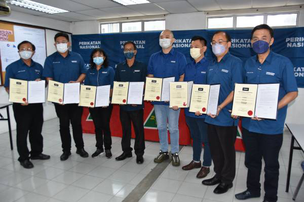 ◤柔佛州选◢ 民政候选人签法定声明 选后跳槽 自动失议员