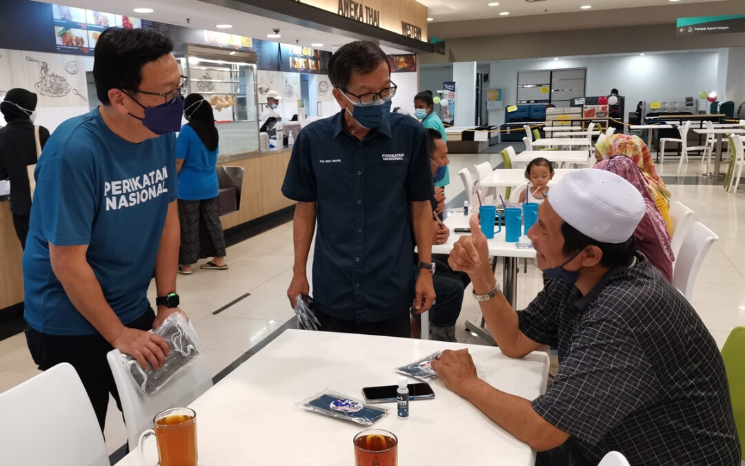 刘华才谴责 “烧党旗是极端行为”