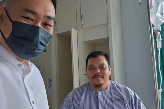 肺部细菌感染入院　黄佳祯探望曼苏